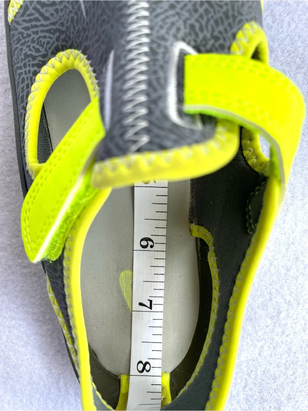 Nike Kids Sunray Protect “Volt Neon Gray Open-Toe Water Casual Sandals size 2